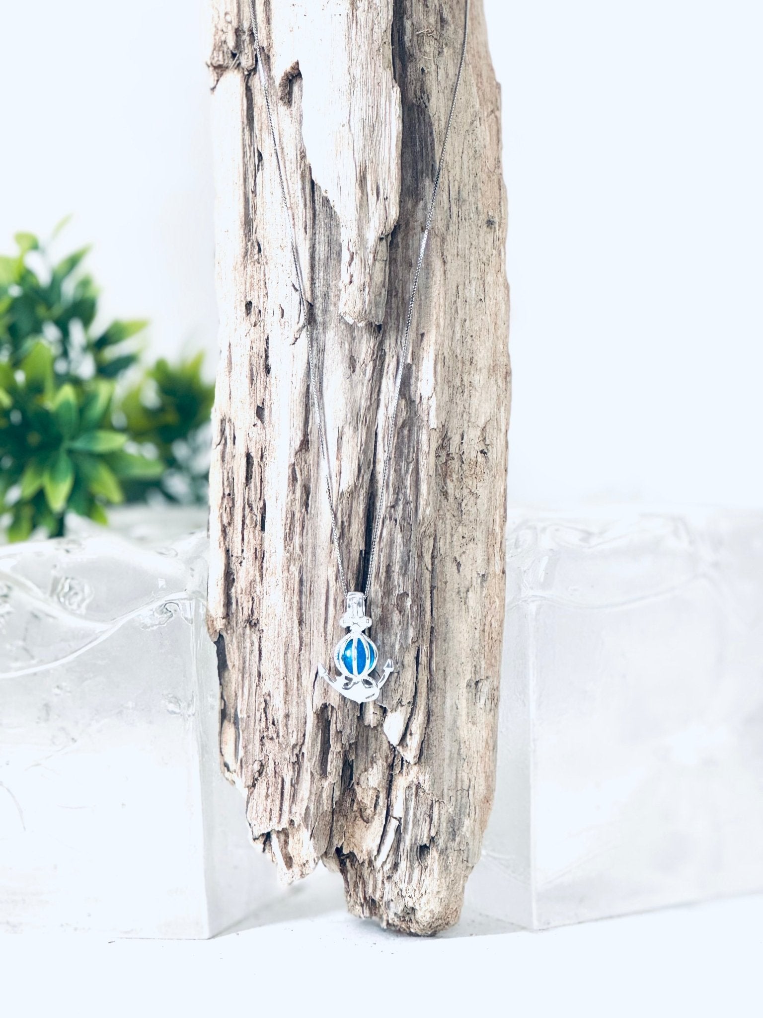 Collier "Bille de mémoire" (ancre) pour cendres funéraires - La Meduse - Verre soufflé