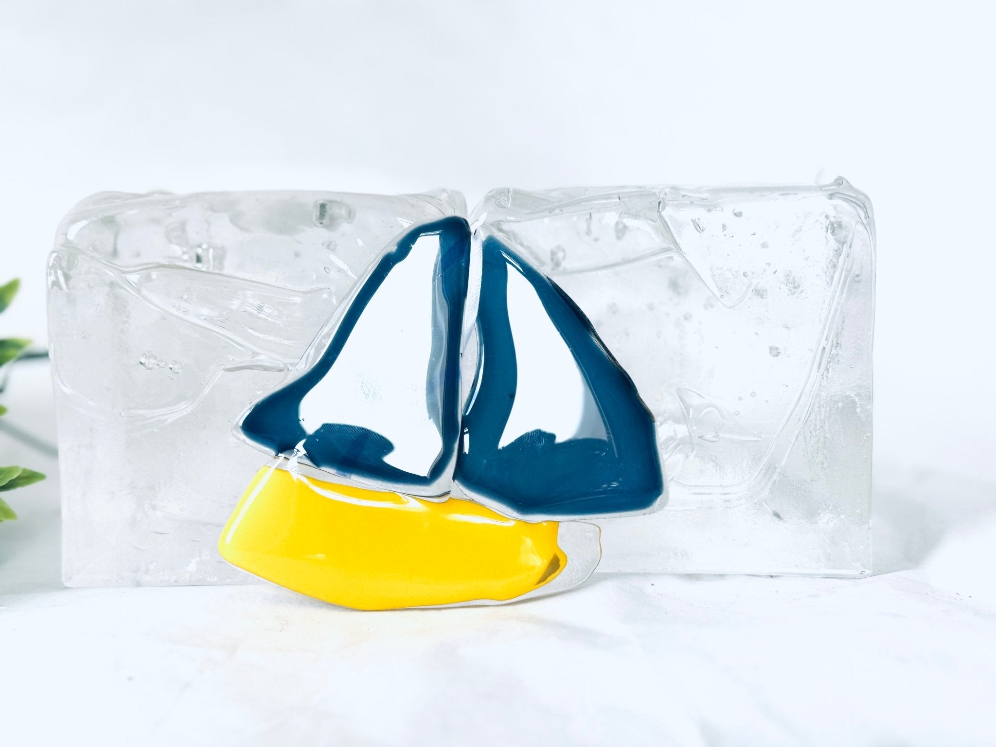 Bateau imparfait en verre recyclé - La Meduse - Verre soufflé