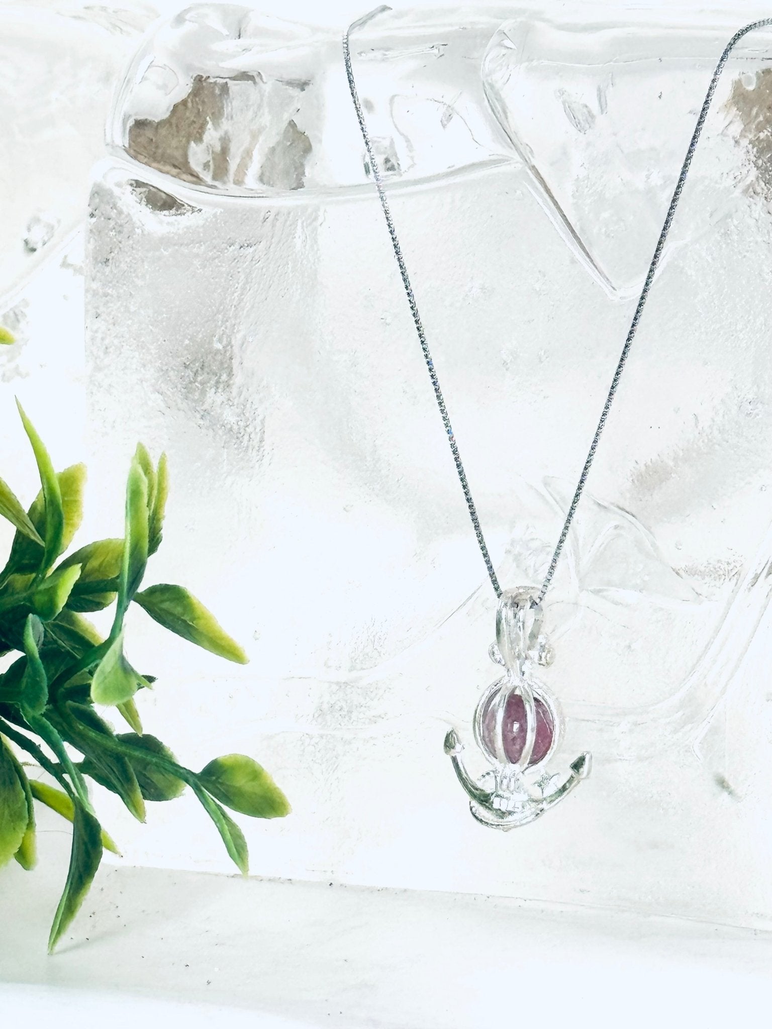 Collier "Bille de mémoire" (ancre) pour cendres funéraires - La Meduse - Verre soufflé