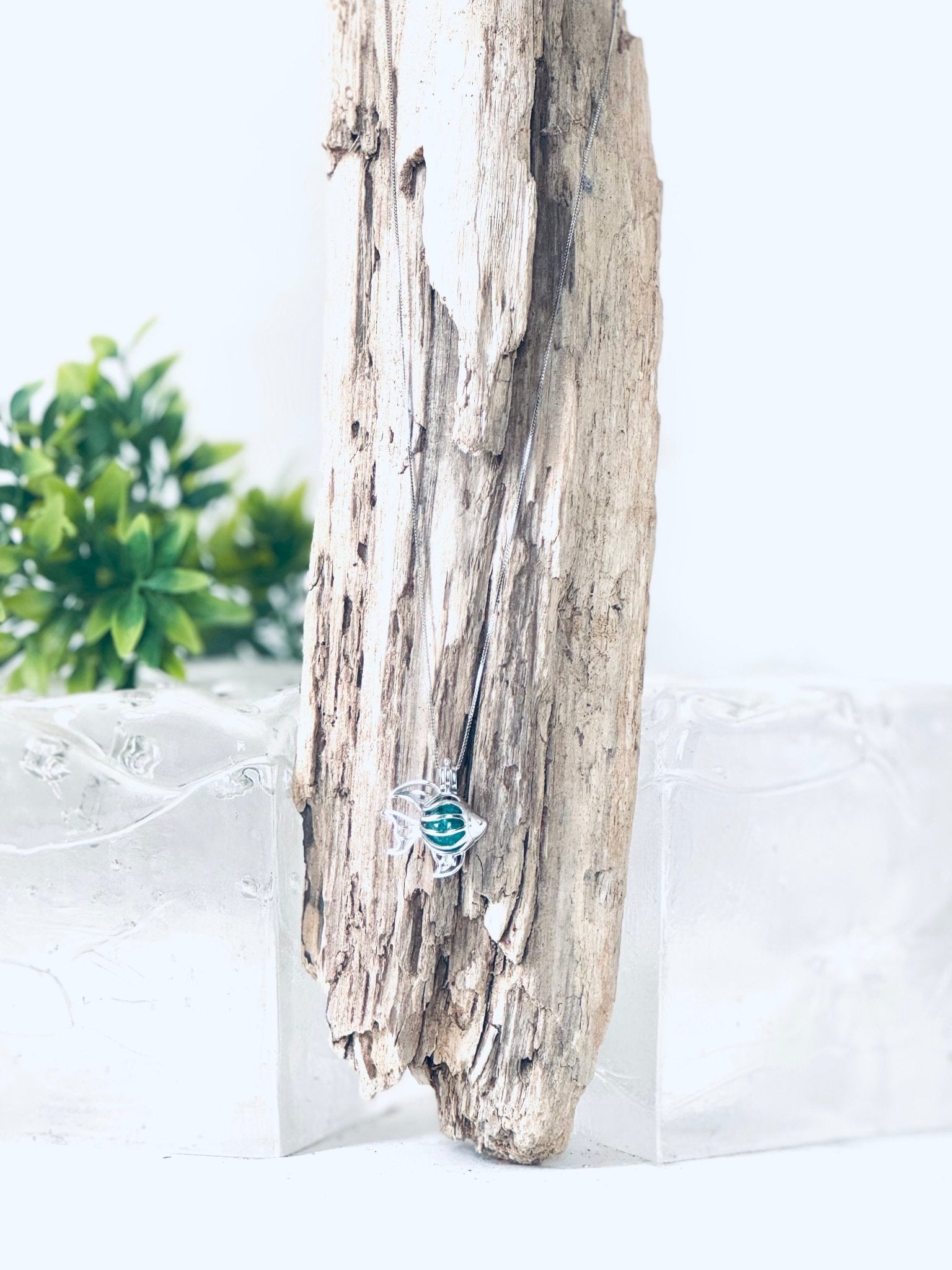 Collier "Bille de mémoire" (poisson) pour cendres funéraires - La Meduse - Verre soufflé