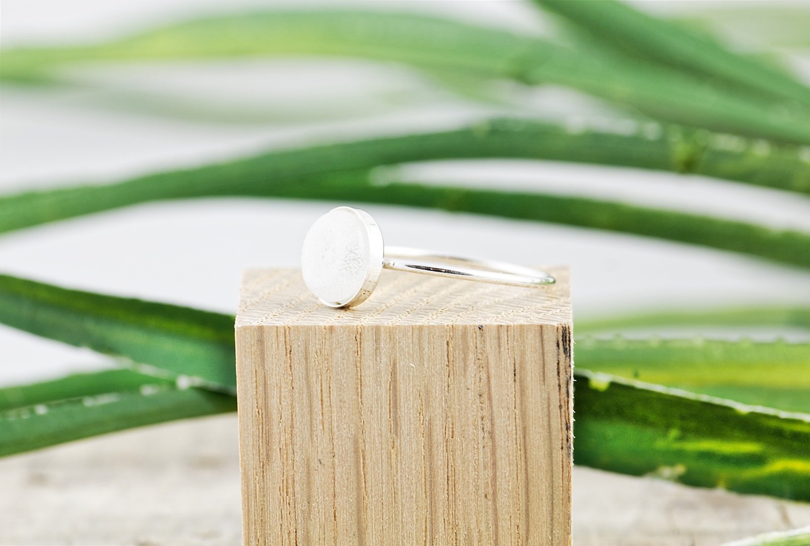 Bague "Finesse" avec cendres funéraires - La Meduse - Verre soufflé