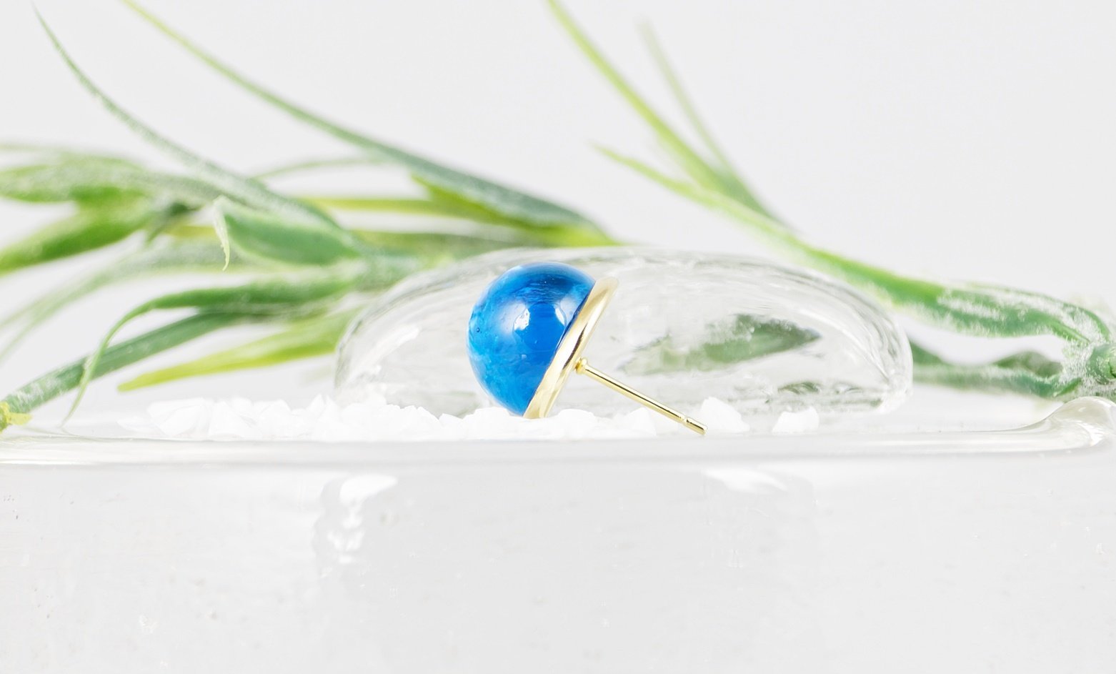 Boucles d'oreilles en verre - type boutons - La Meduse - Verre soufflé