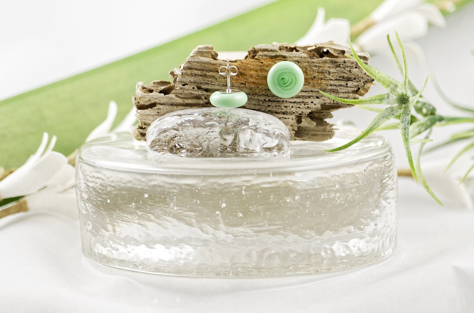 Boucles d'oreilles en verre - type boutons - La Meduse - Verre soufflé