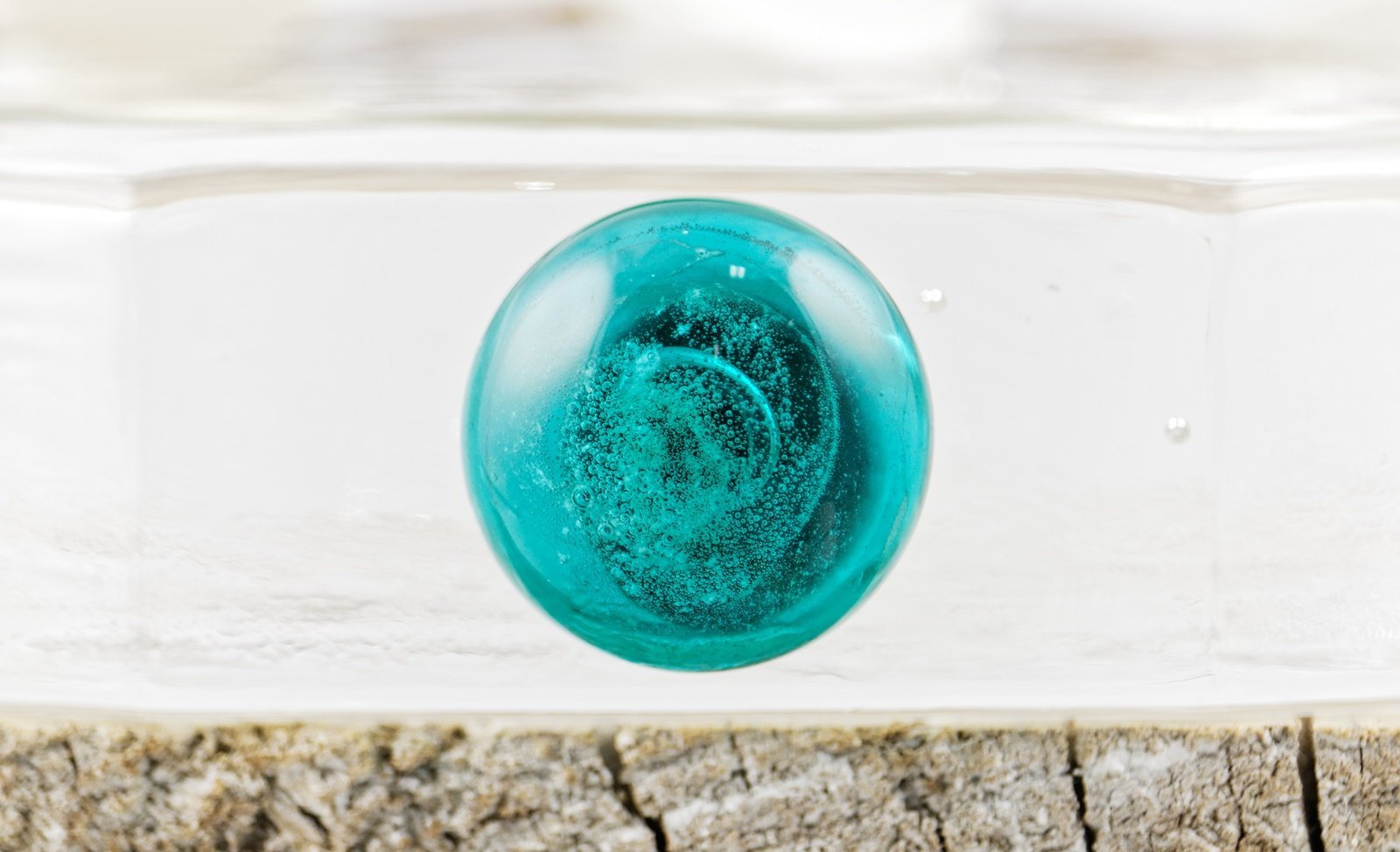 Porte-clefs Animal de compagnie avec cendres funéraires - La Meduse - Verre soufflé